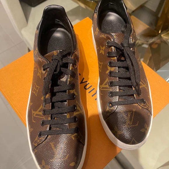 Louis Vuitton frontrow trainer shoes - Picture 1 of 5
